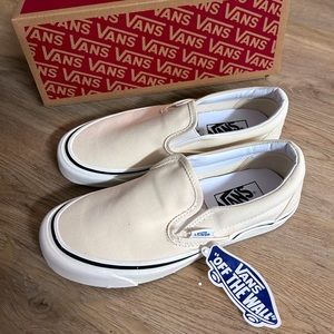 BRAND NEW Vans Classic Slip-On OG White MEN Size 6